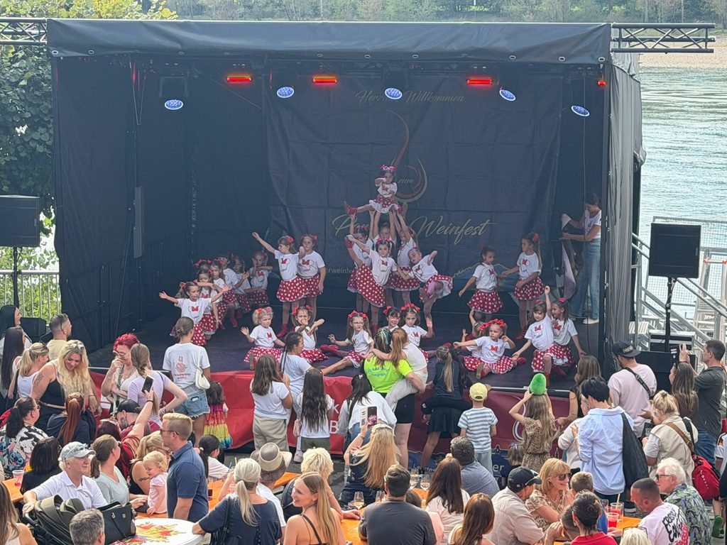 Bilder zum Porzer Weinfest 2026 der KG Porzer Stadtgarde e. V.